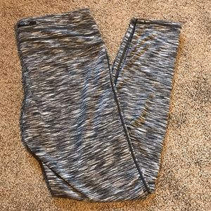 Leggings with zip pocket